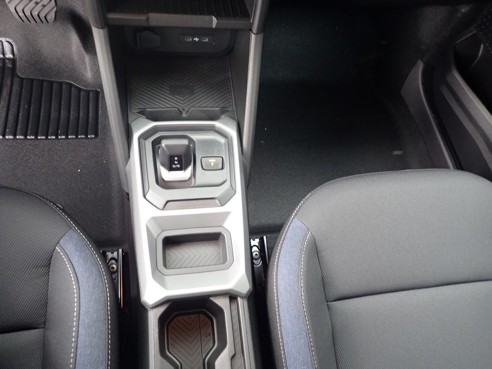 Fahrzeugabbildung Dacia Duster Journey HYBRID 140/EPH/KAMERA/KLIMA