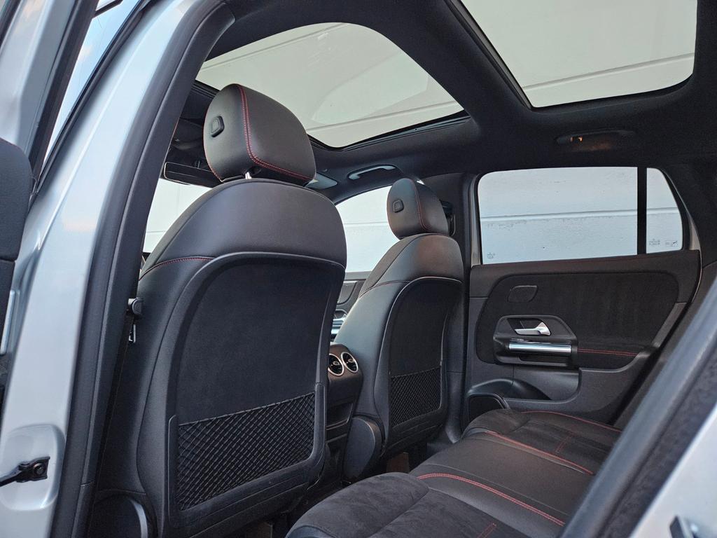 Mercedes-Benz GLA 180