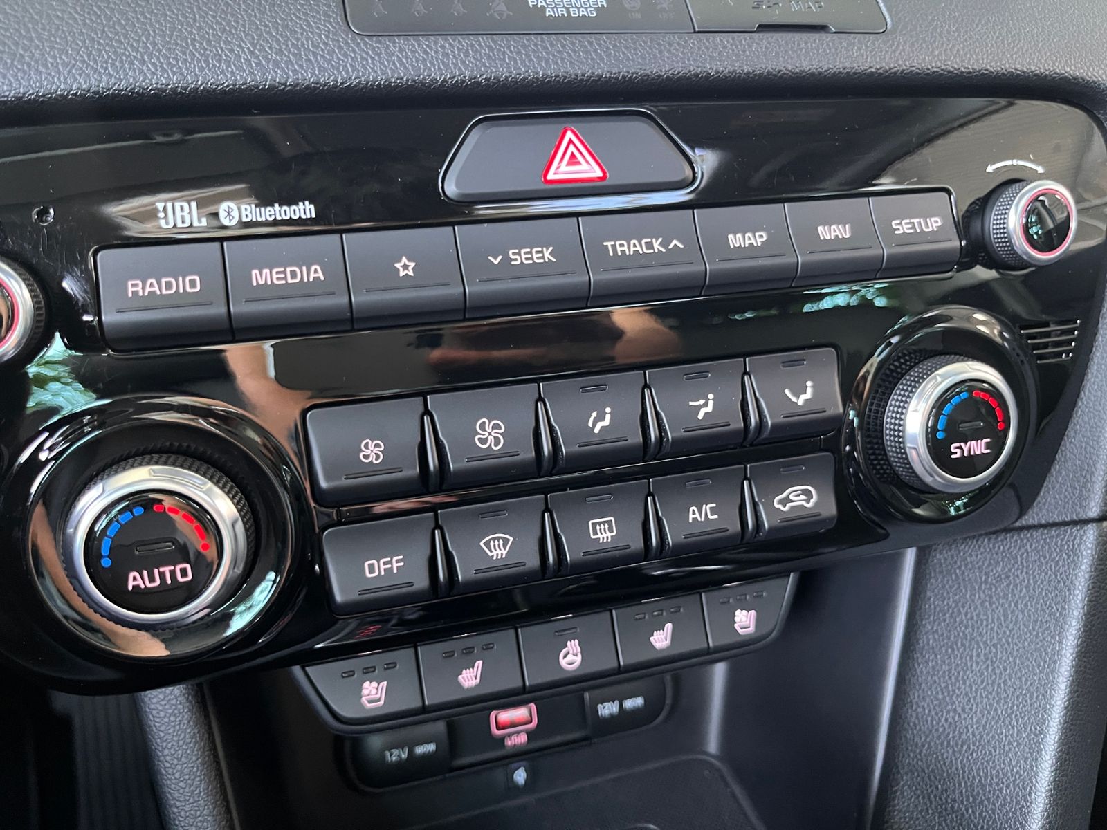 Fahrzeugabbildung Kia Sportage Platinum Edition 4WD AHK LEDER NAV SHZ