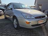 Ford Focus 1.6 Automatik Klima Schiebedach Alu - gebrauchte Ford Focus aus dem Jahr 2001