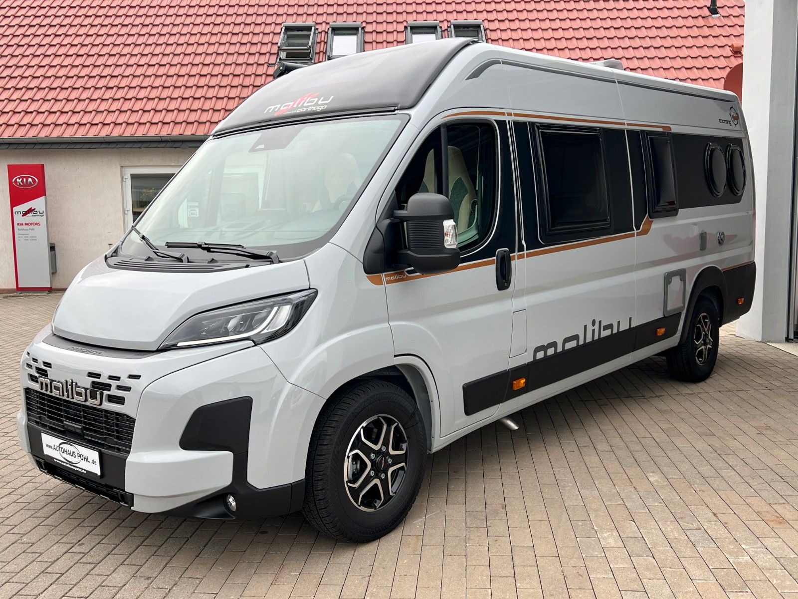 Fahrzeugabbildung Malibu Van first class - two rooms GT skyview 640 LE RB