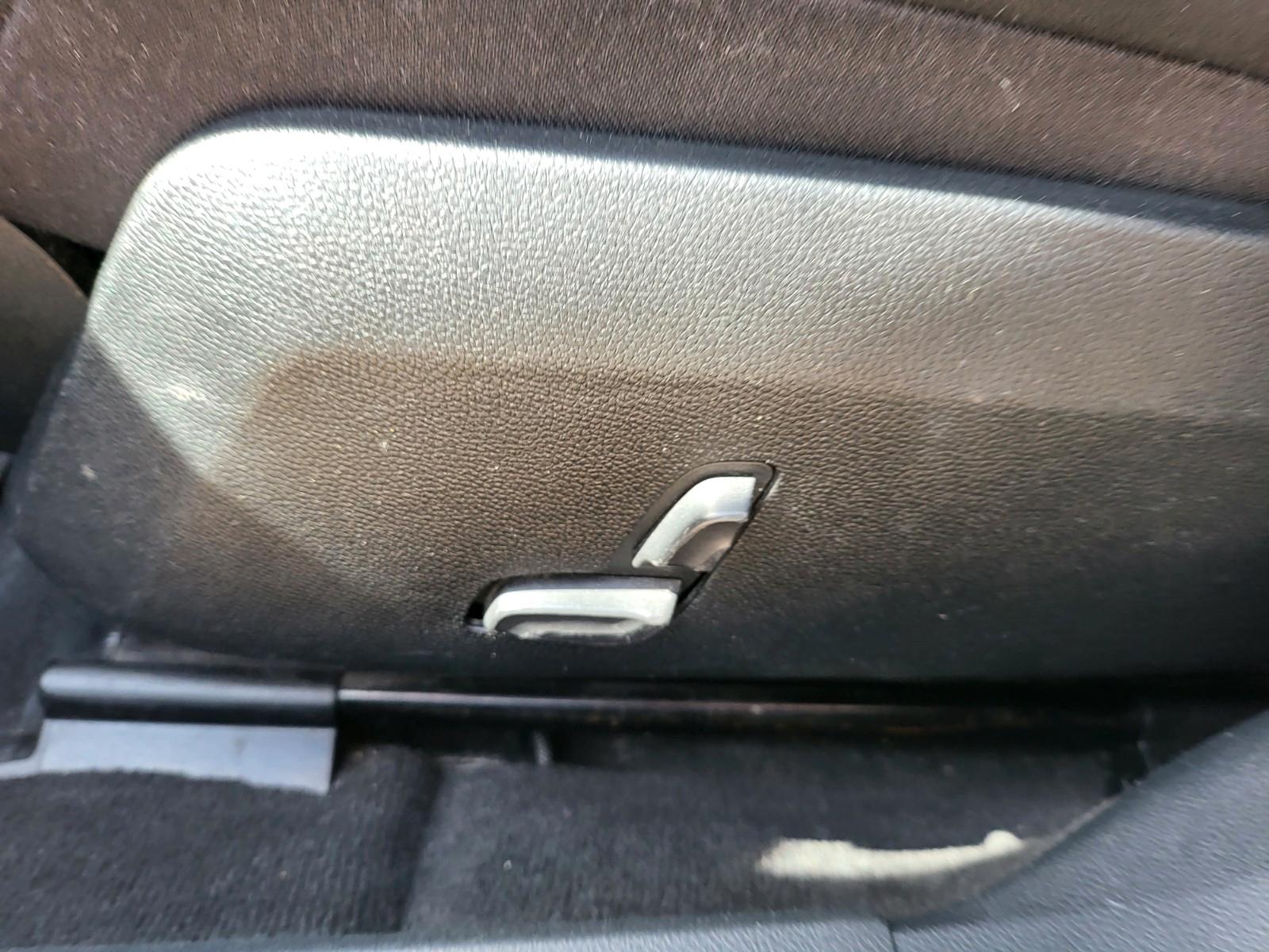 Mercedes-Benz E220 2011 — photo 14