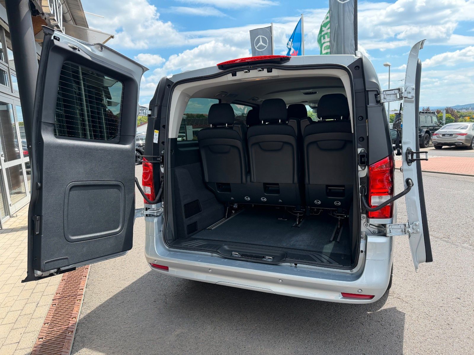 Fahrzeugabbildung Mercedes-Benz Vito 119 CDI Tourer 4x4 2xKlima AHK2,5to Stdheiz