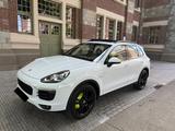 Porsche Cayenne S 3.0 Benzine e-Hybride 42... - Porsche Gebrauchtwagen in Aachen