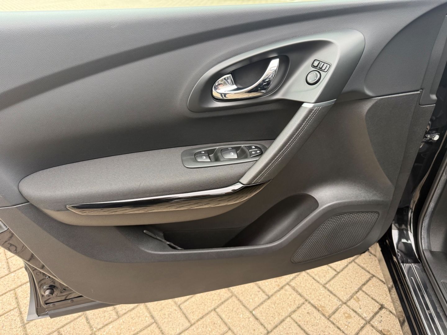 Fahrzeugabbildung Renault Kadjar Experience AHK CarPlay Temp klima Keyless