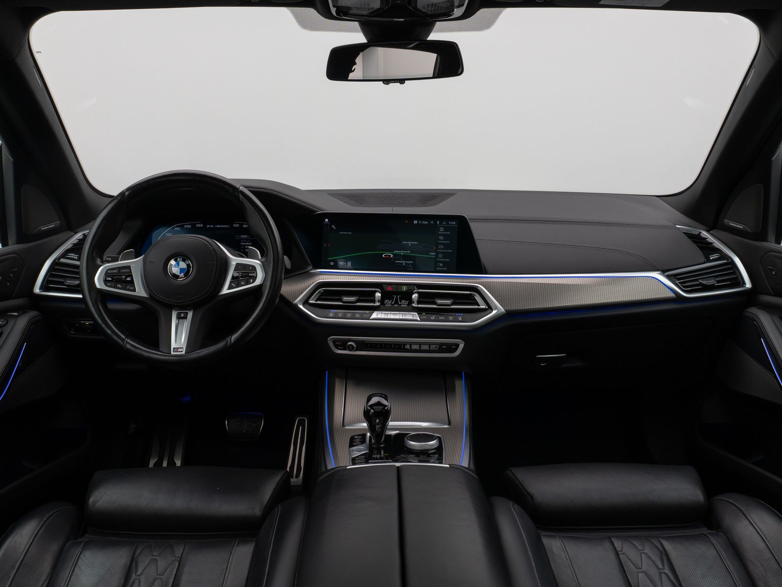 Fahrzeugabbildung BMW X5 M50i Panorama 360° HUD DAB H/K AHK Individual