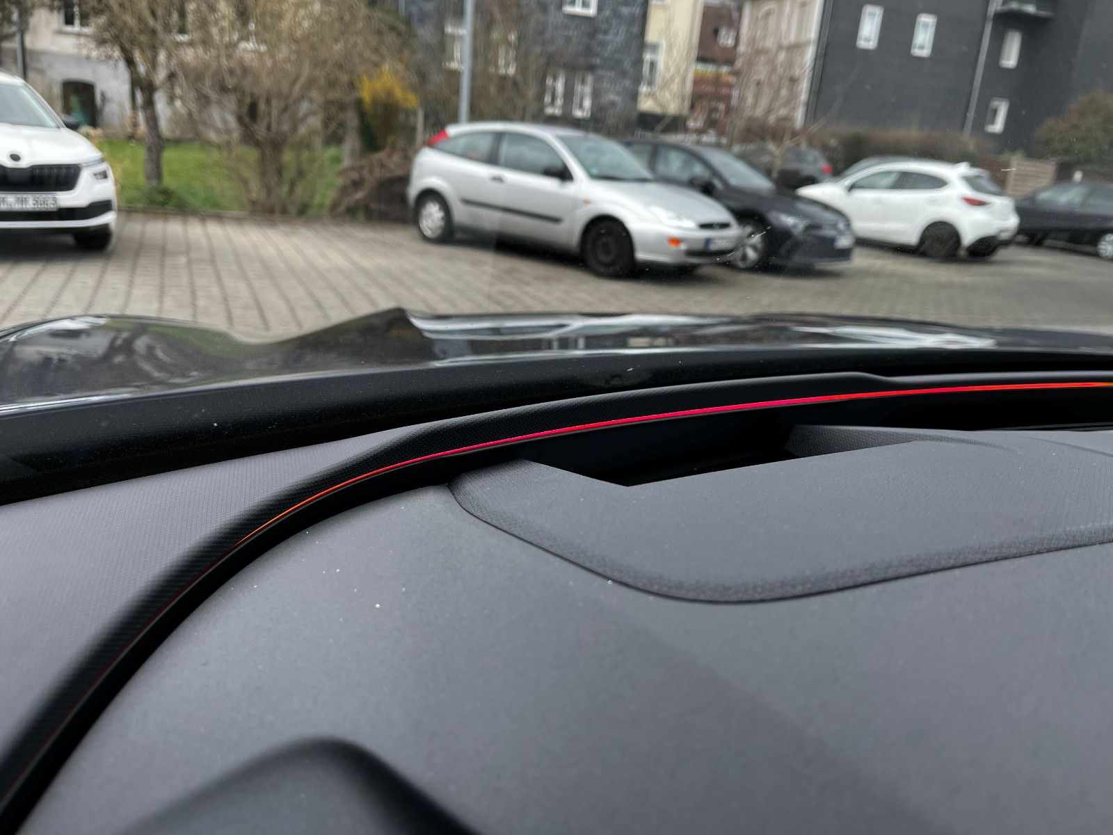 Fahrzeugabbildung CUPRA Terramar 2.0 TSI 4Drive VZ AHK PANO 20" SENN HUP