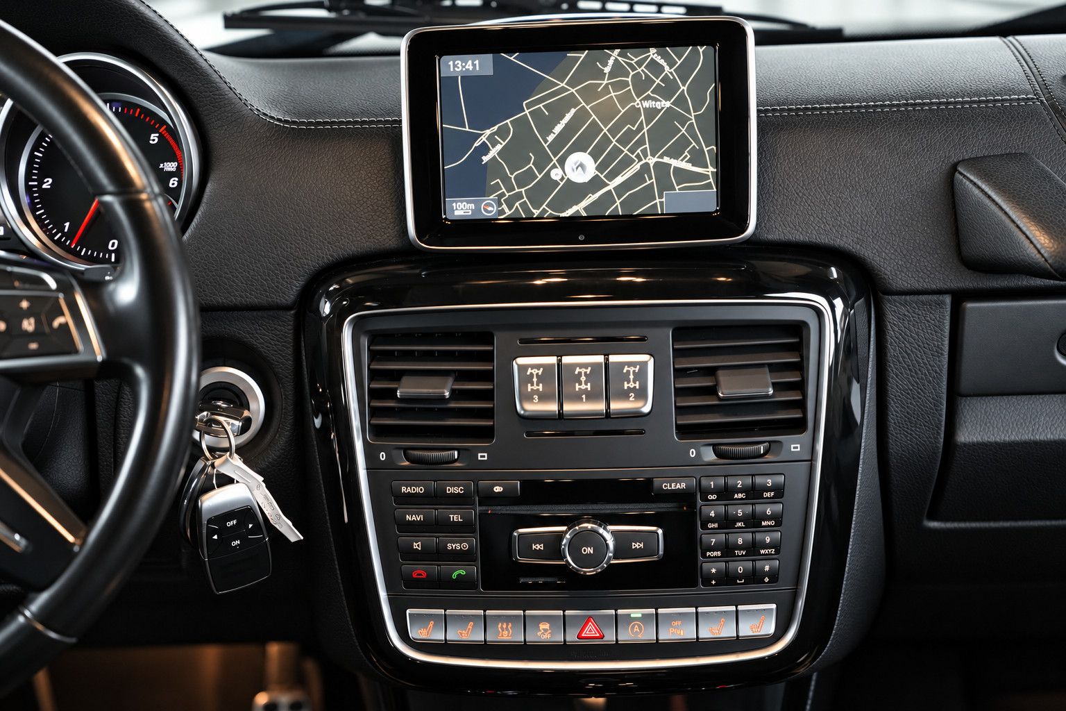 Fahrzeugabbildung Mercedes-Benz G 350 d*AMG*S-Dach*HarmanKardon*Memory*Sitzklima