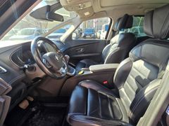 Fahrzeugabbildung Grand Scenic IV Initiale Paris dCi 160 EDC