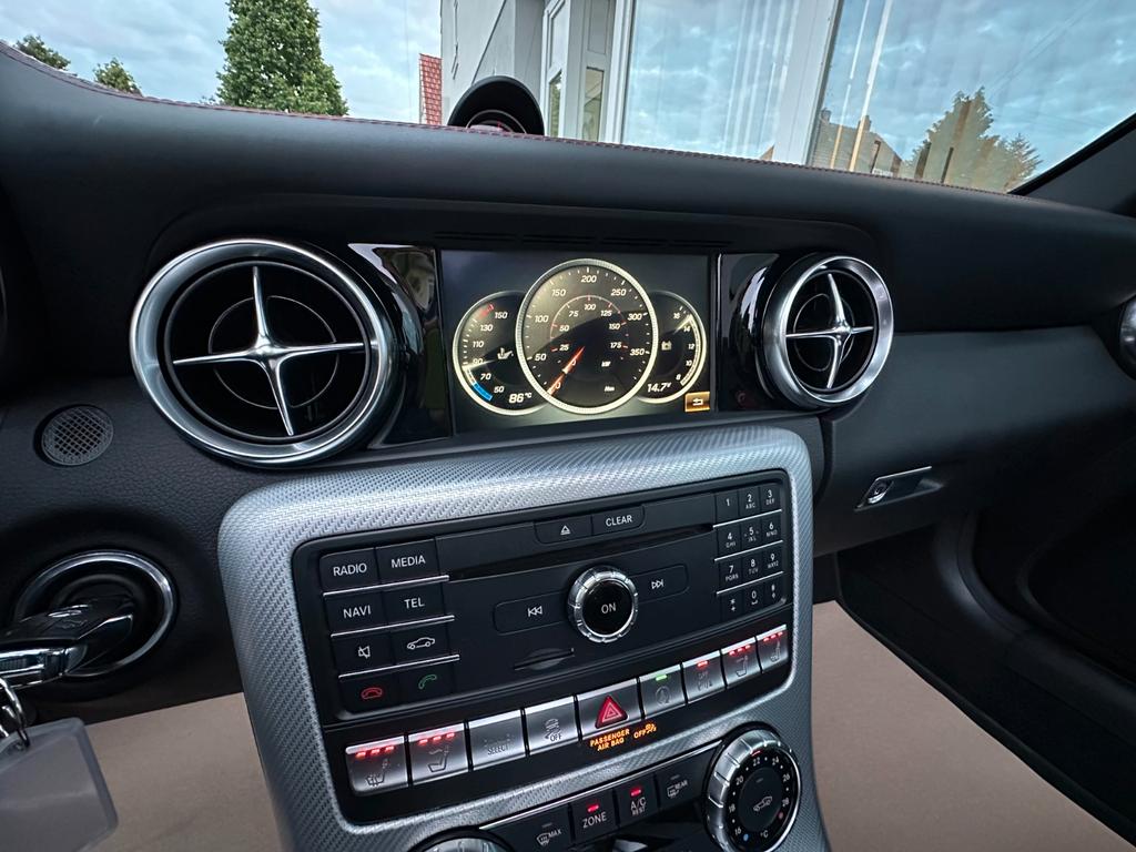 Mercedes-Benz SLC 300