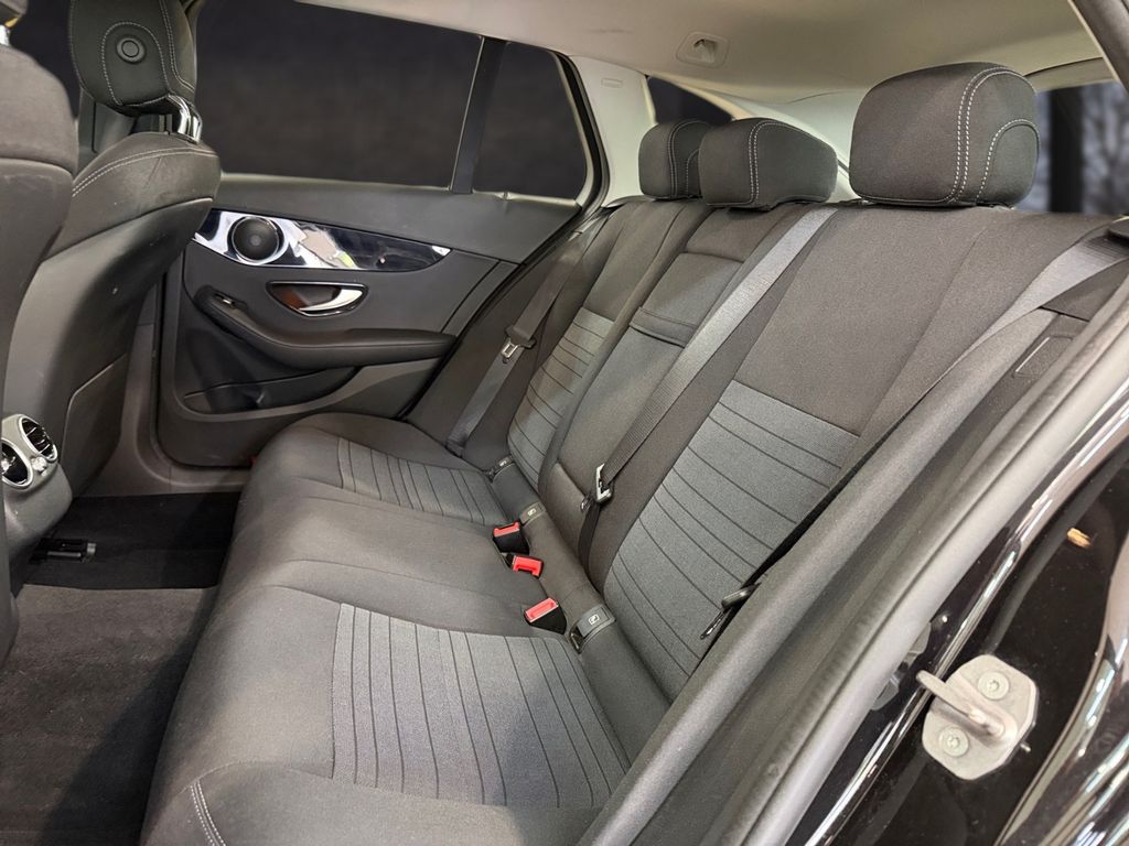 Mercedes-Benz C 300 - Bild 14
