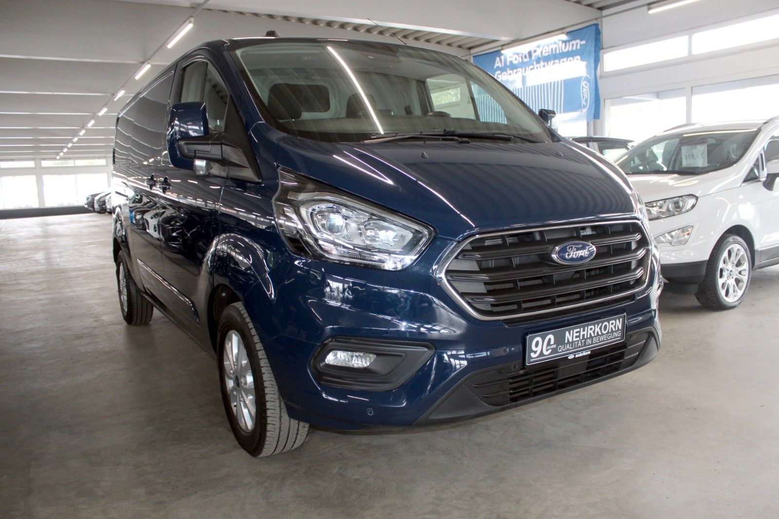 Fahrzeugabbildung Ford Transit Custom Aut. LIMITED L2 AC AHK SHZ Regale