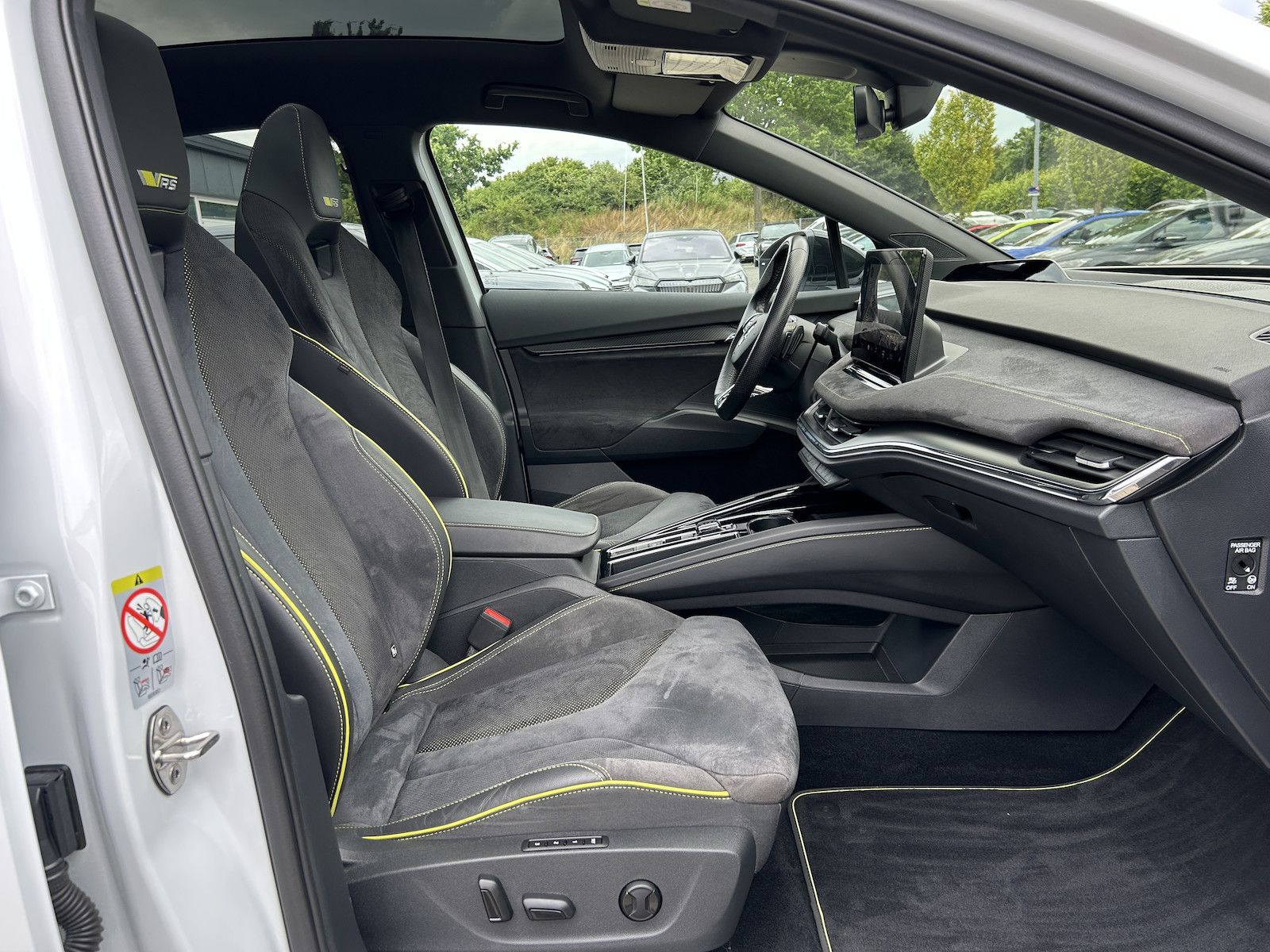 Skoda Enyaq RS 4x4 Lounge WÄRMEPUMPE CANTON 82kWh AHK foto 13