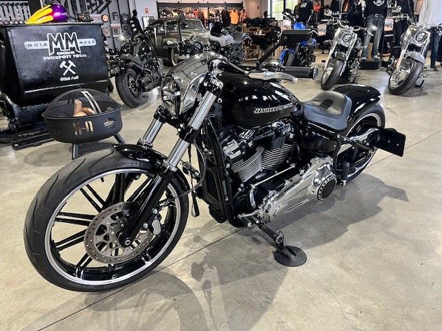 Fahrzeugabbildung Harley-Davidson Breakout Tunderbike Umbau Chrome Head YouTube