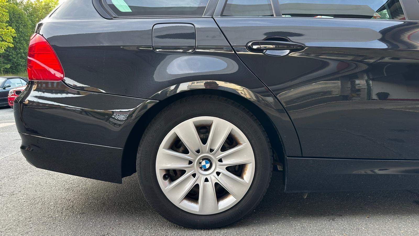BMW 318 2011 — photo 8