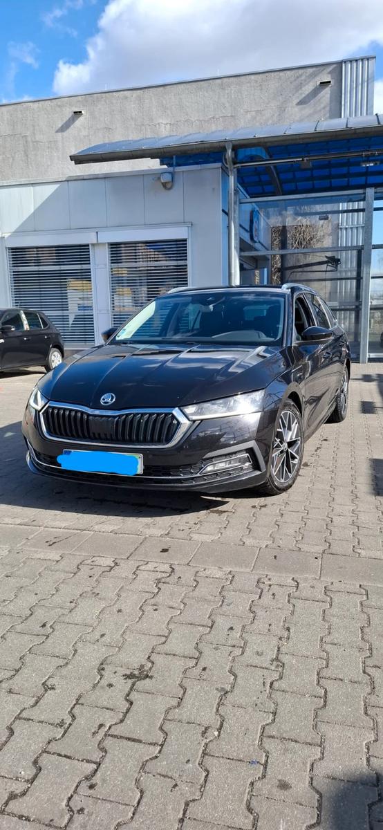 Skoda Octavia 2.0 TDI 110kW DSG Selection Combi