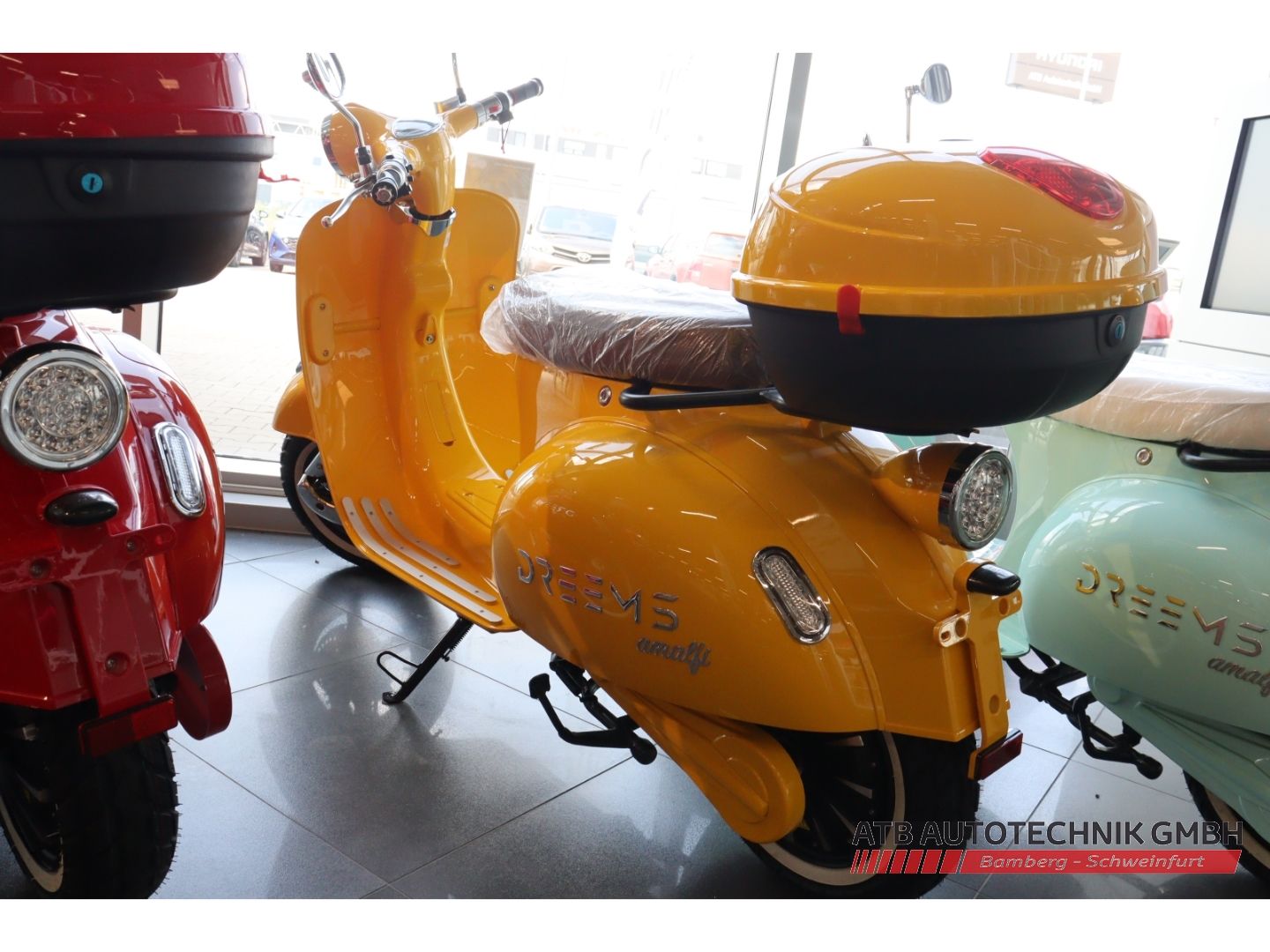 Fahrzeugabbildung DREEMS Amalfi 45 km/h inkl. Topcase zzgl. Überführungsk