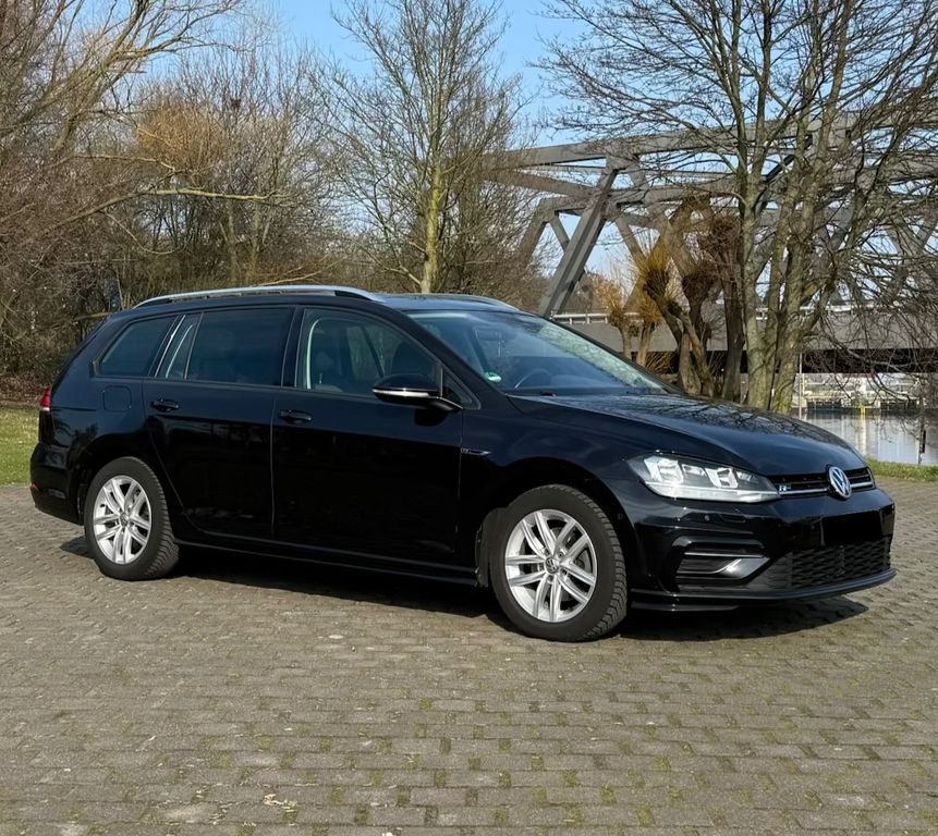 Image of Volkswagen Golf