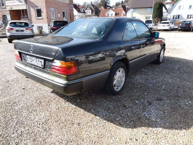 Fahrzeugabbildung Mercedes-Benz E 220 Coupe/Leder/2.Hand/Schiebedach/