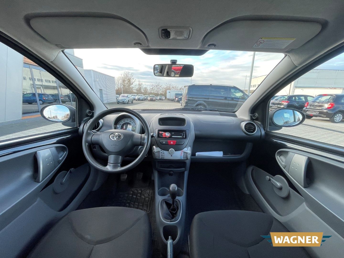 Fahrzeugabbildung Toyota Aygo Basis Servolenkung Radio TÜV 05/2026