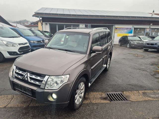 Mitsubishi Pajero 3.2 DI-D Instyle--ALLRAD-7.SITZER-XENON