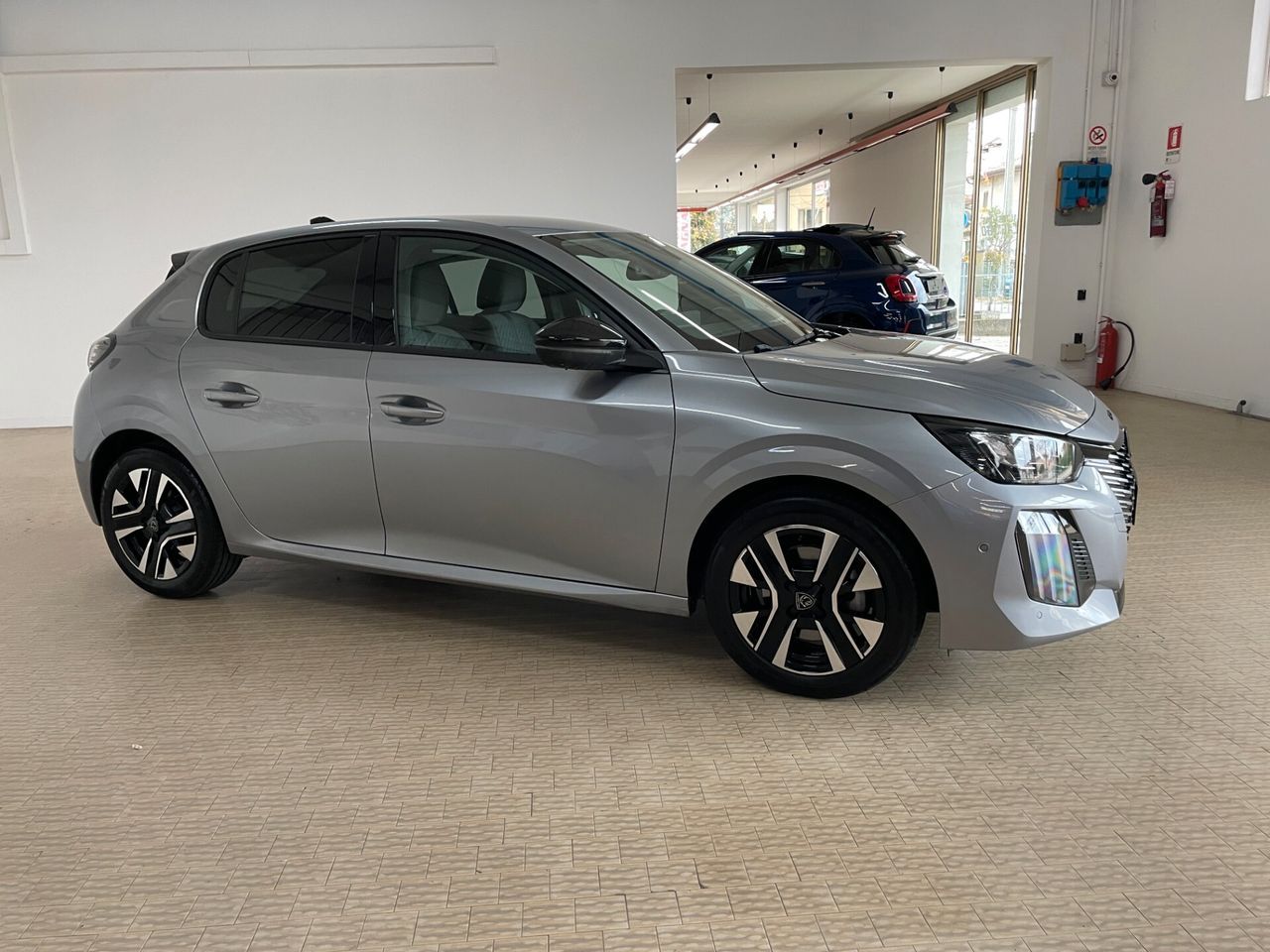 Peugeot 208 PureTech 100cv 5 porte Allure 2025