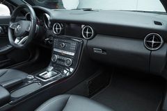 MERCEDES-BENZ SLC 180 Roadster*AMG-Line*Panorama*Airscarf*18"
