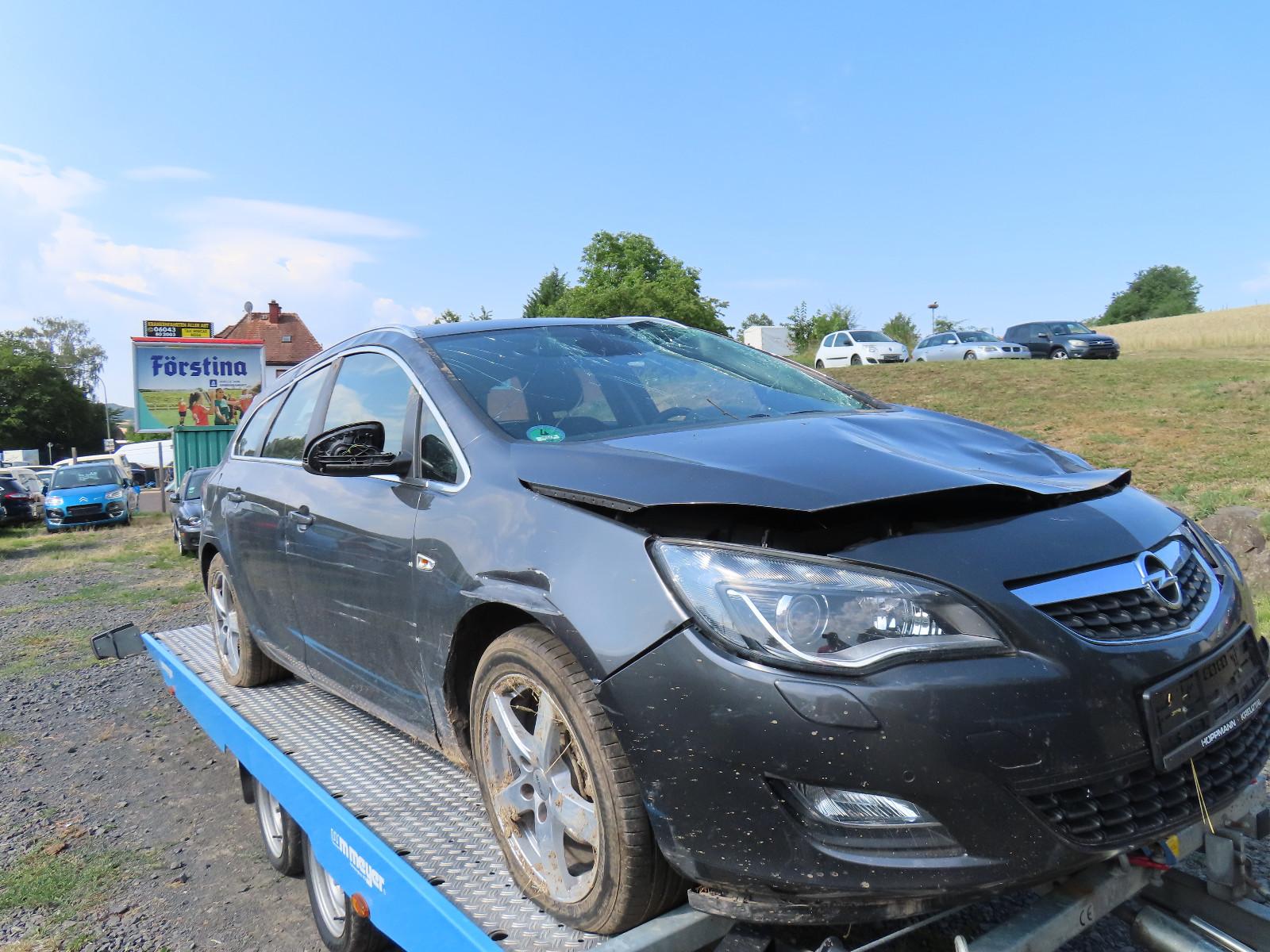 Opel Astra 2012 — engine 1.598 cm³, 179 HP (132kW)