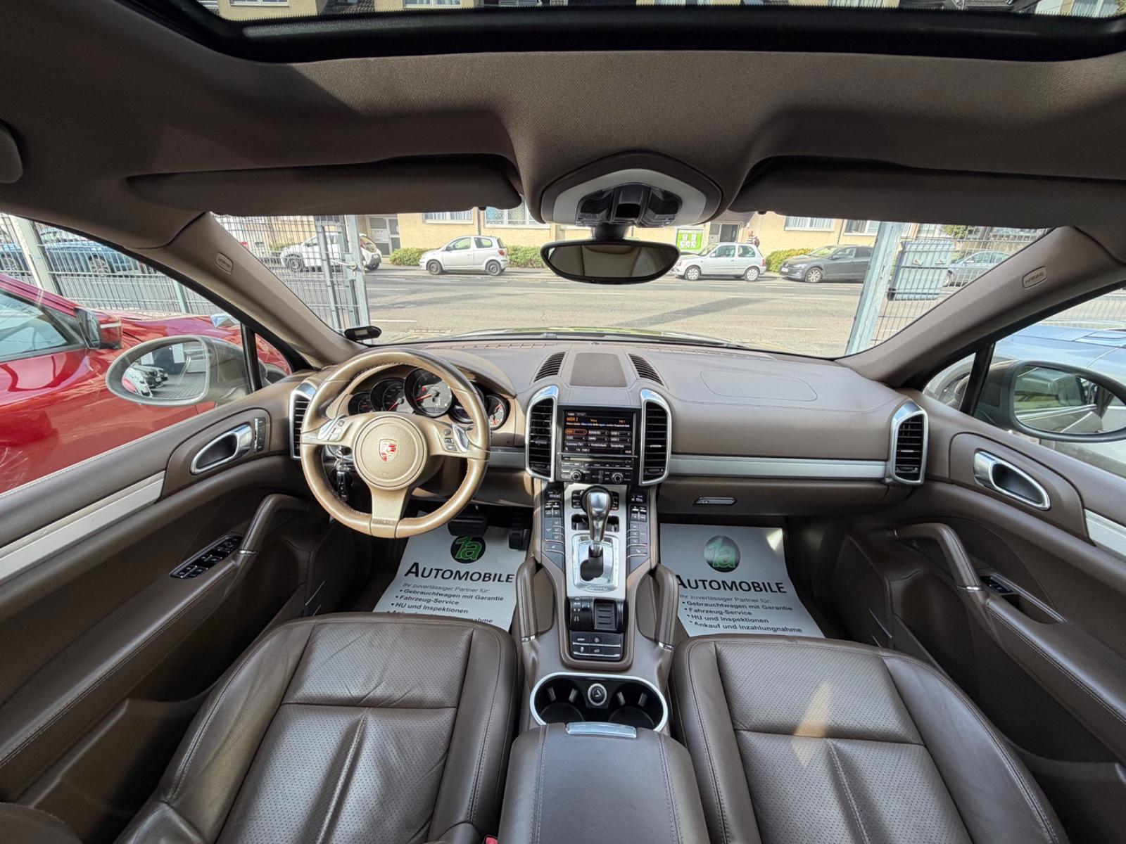 Porsche Cayenne*NAVI*PDC*SHZ*LEDER*MEMORY*LED