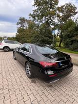 Mercedes-Benz E220d 4MATIC-AMG-line/Burm./Akus. Komf./HeadUp - Mercedes-Benz 220 in Frankfurt (Main): A