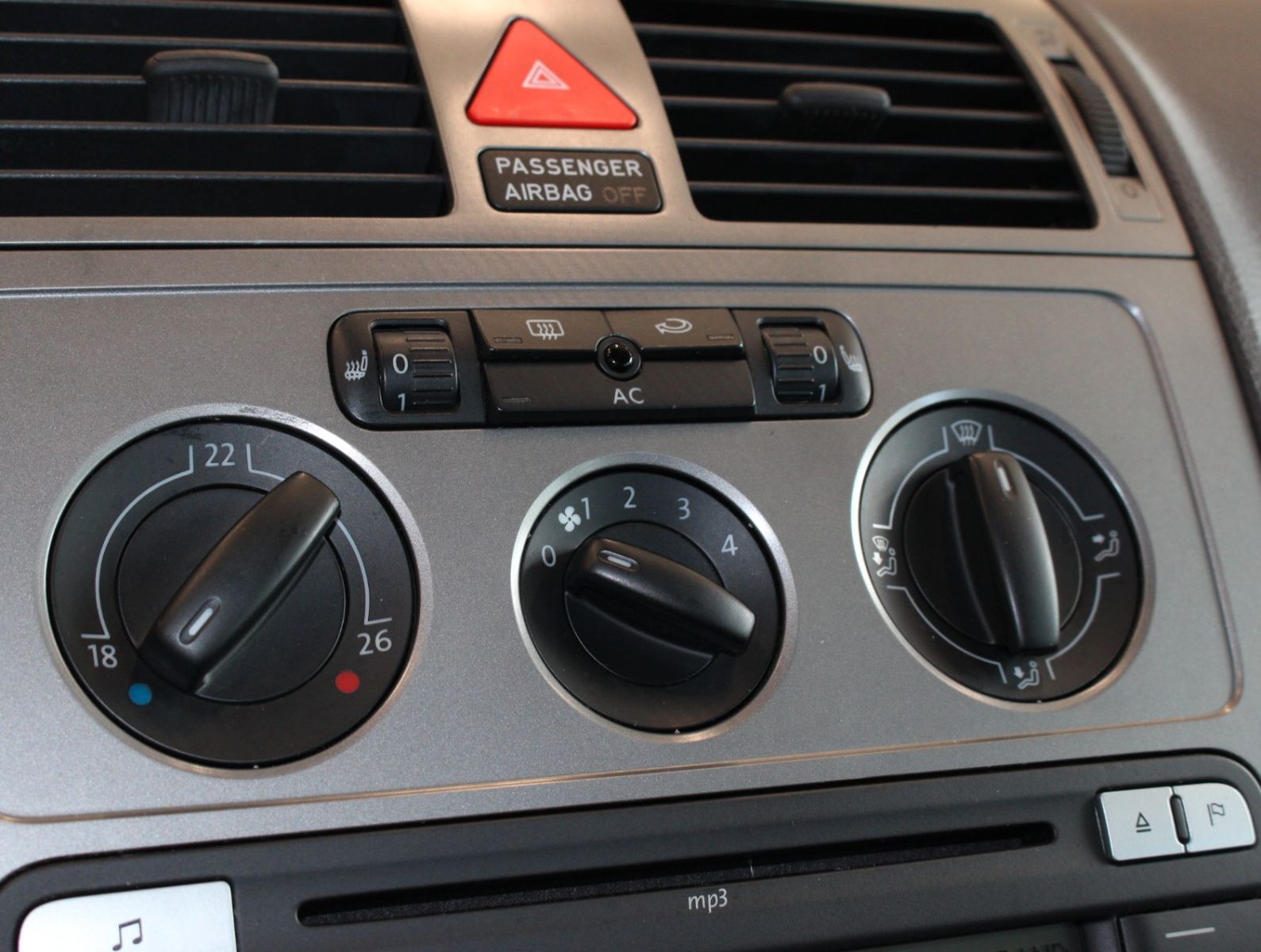 Fahrzeugabbildung Volkswagen Touran 2.0 TDI  Cross *Navi*PDC*AHK
