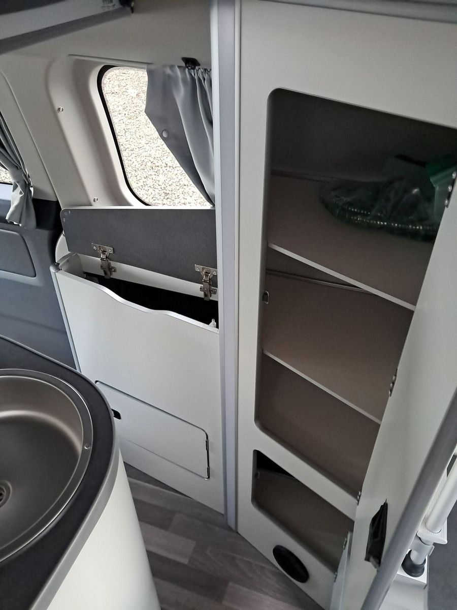 Fahrzeugabbildung Westfalia Nugget Plus AHK,Dachträger,Navi,Fahrassistenz