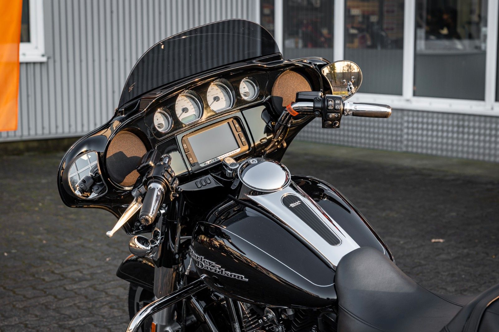 Fahrzeugabbildung Harley-Davidson Harley-Davidson STREET GLIDE SPECIAL FLHXS