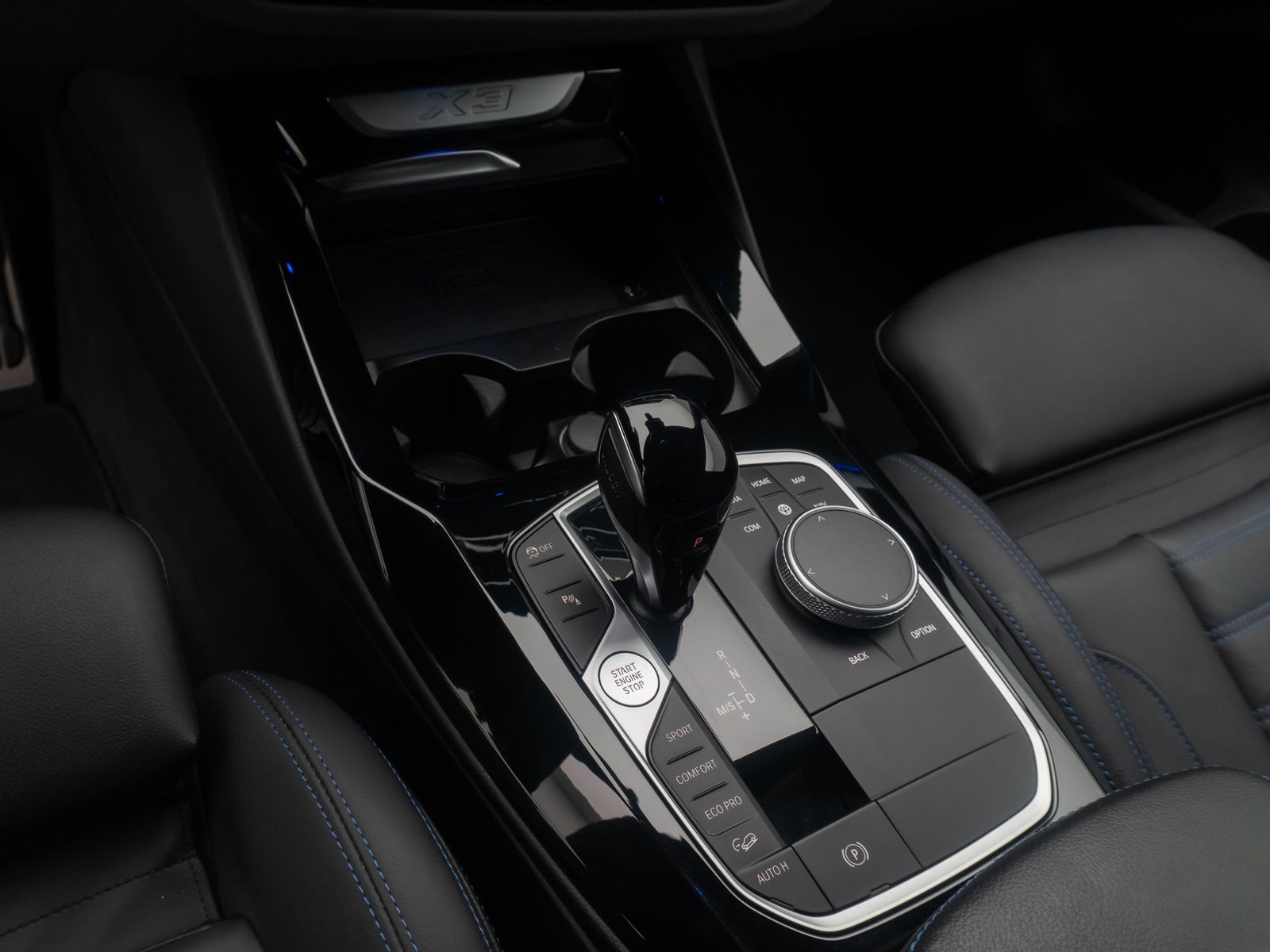 Fahrzeugabbildung BMW X3 xD20d M Sport DAB HiFi AHK Komfort 20Zoll