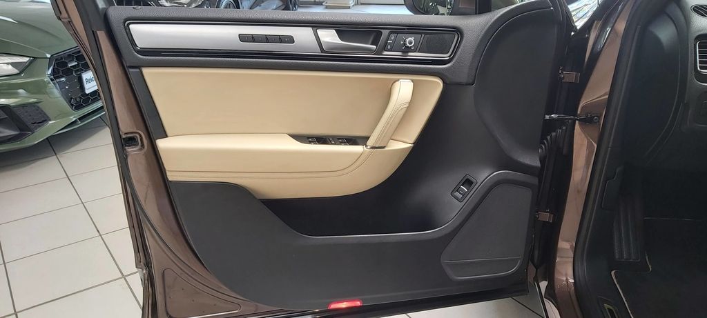 Volkswagen Touareg V6 3.0 TDI AHK PANO STANDH NETTO 16.500