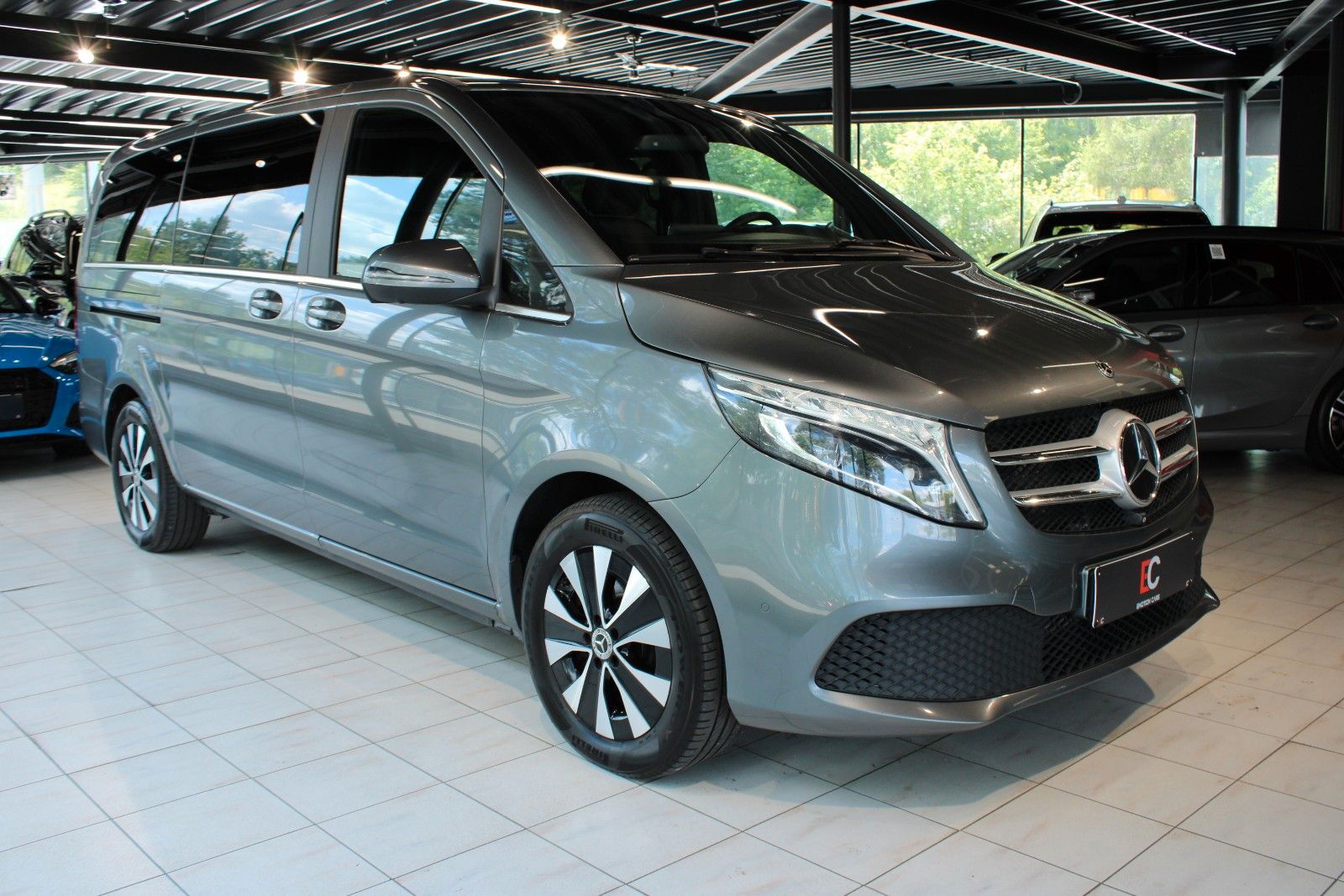 MERCEDES-BENZ V 300d 4MATIC Long DIS/STHZ/360°/Burmester