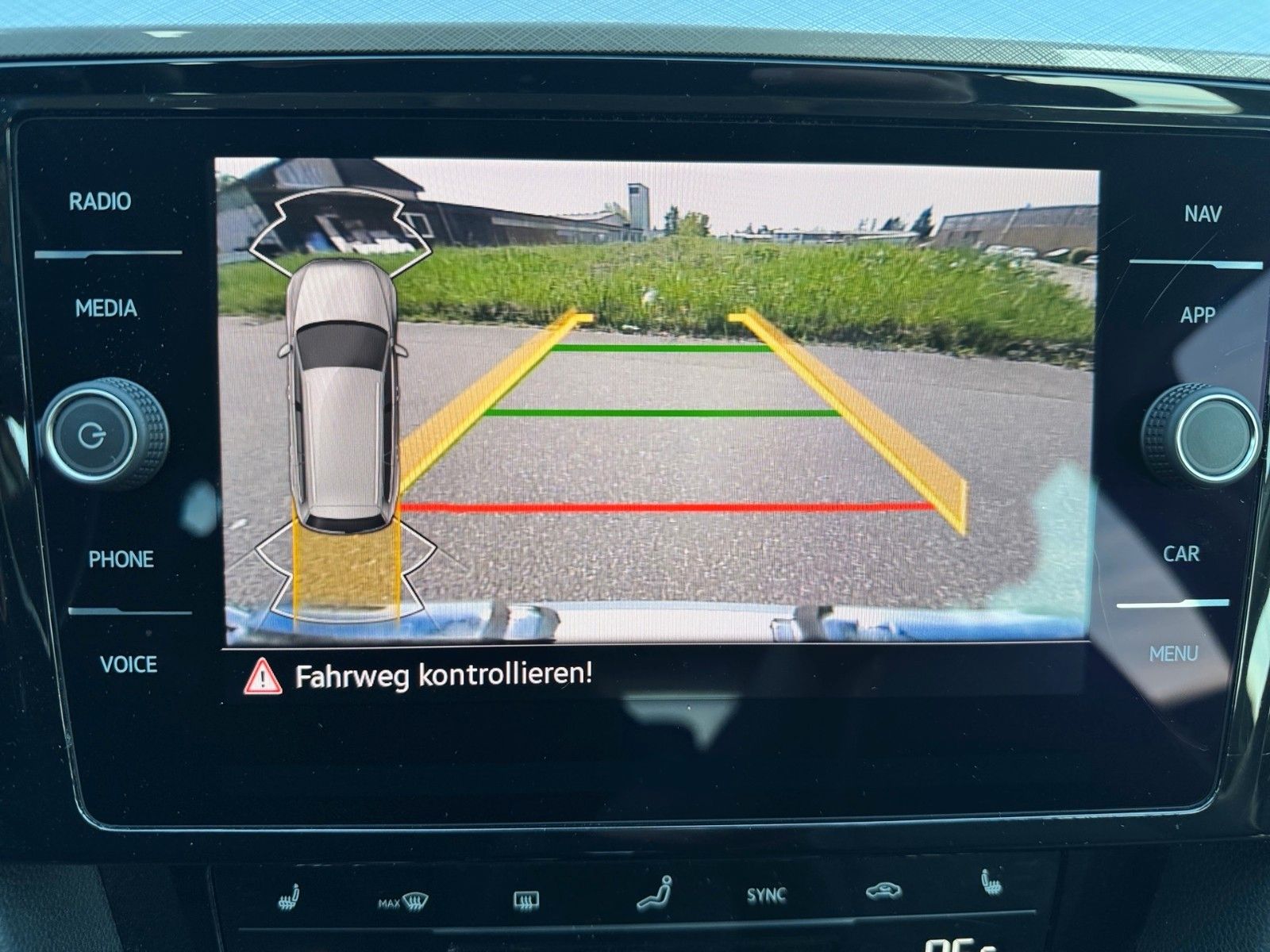 Fahrzeugabbildung Volkswagen Passat Variant Business 2.0 TDI