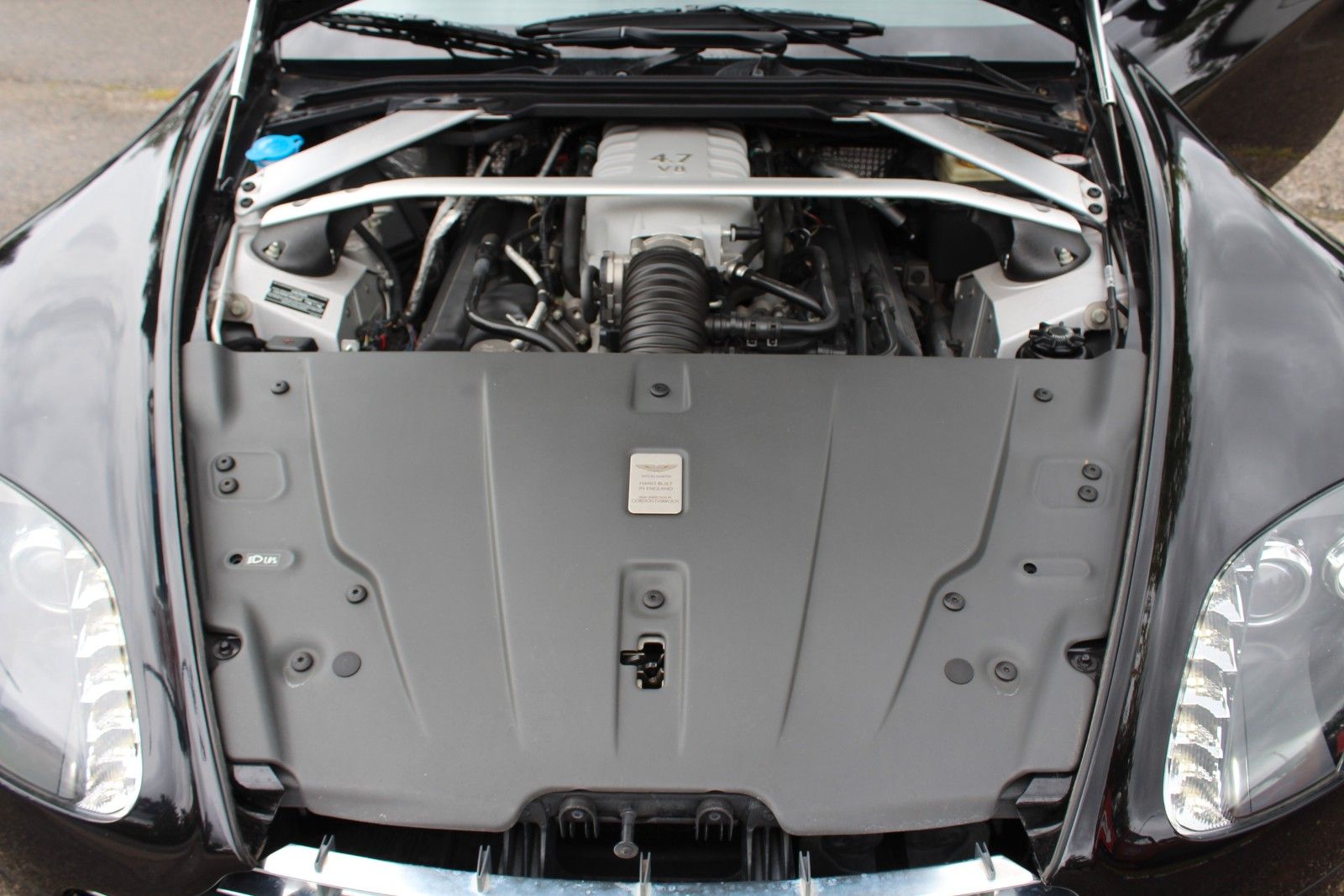 V8 Vantage Roadster 4.7l Sportshift Schön!