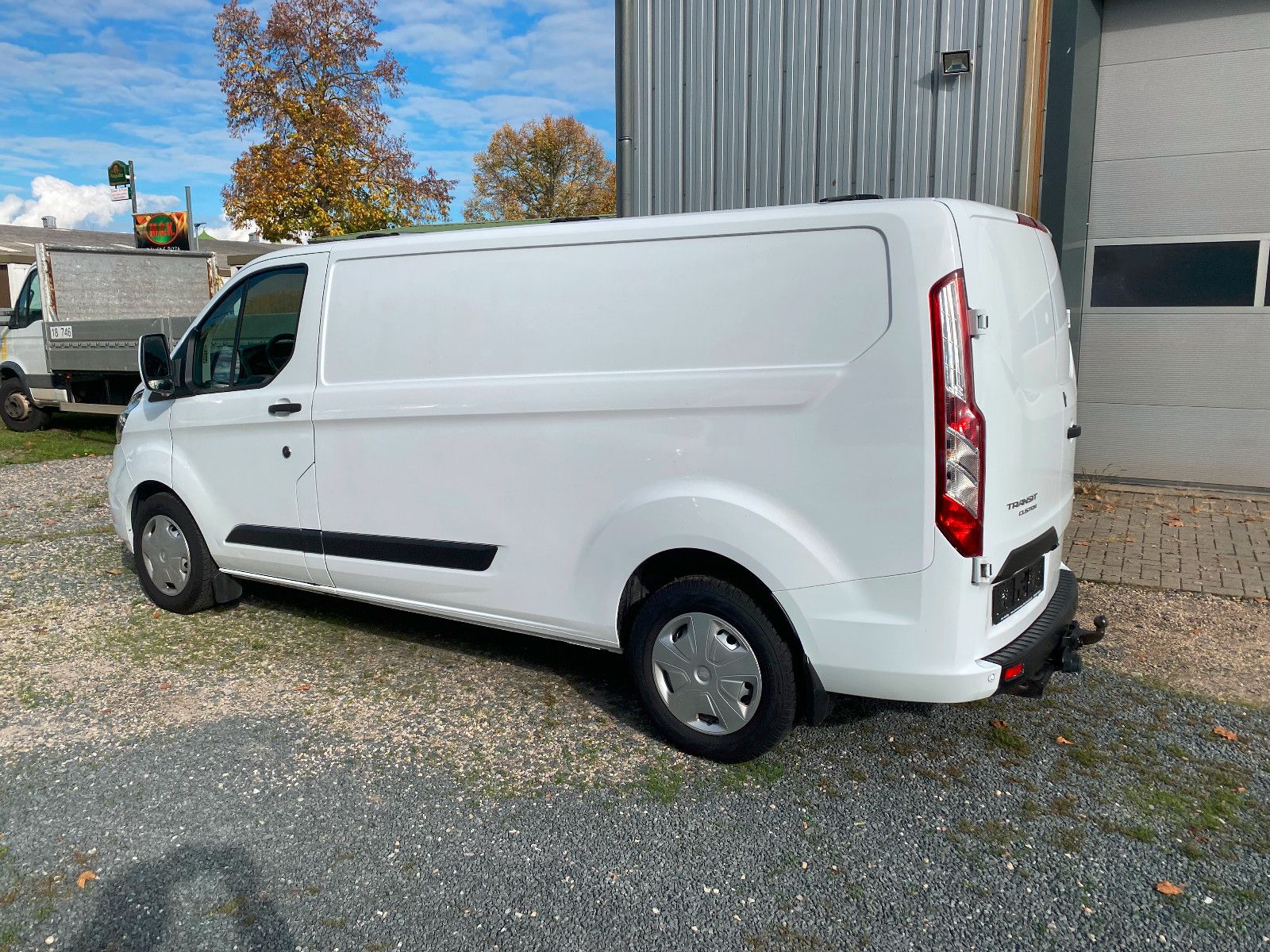 Fahrzeugabbildung Ford Transit Custom Kasten 300 L2 Trend,AHK,Automatic