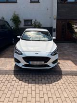 Ford Focus  St-Line - Ford Focus mit Benzin-Antrieb: Kleinwagen, Automatik