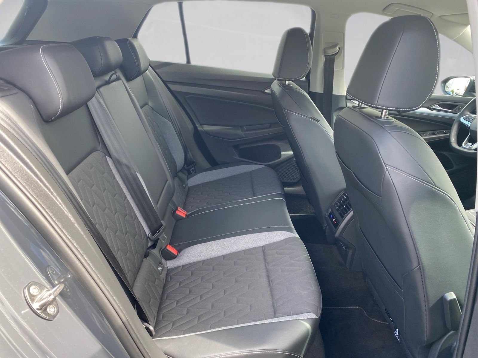 Volkswagen Golf - Bild 11