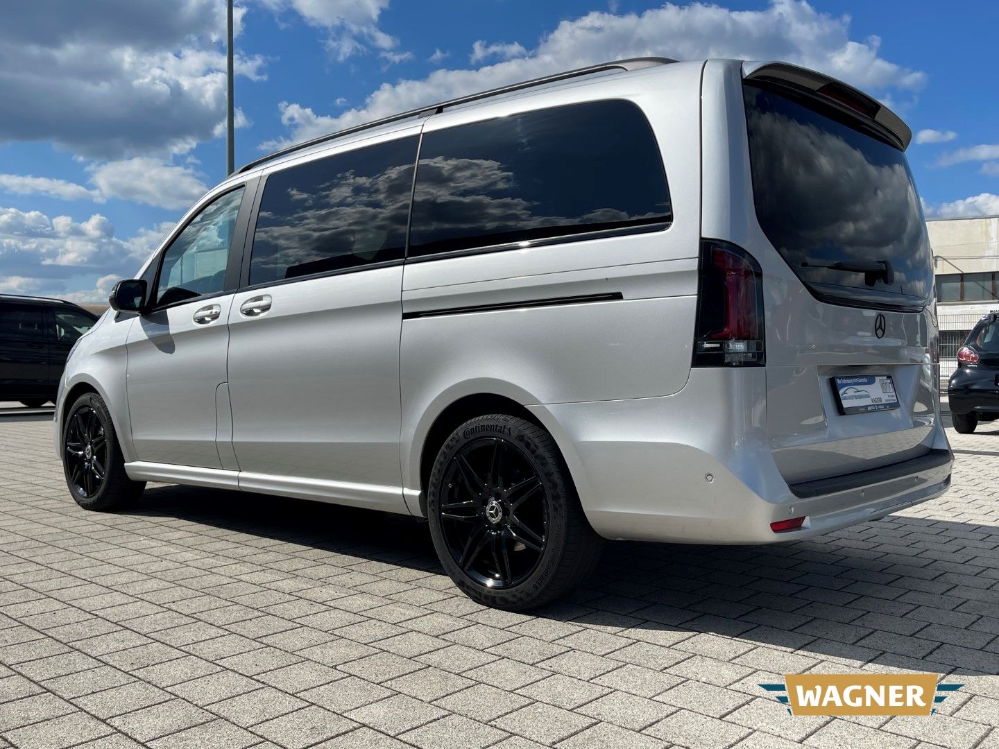 Fahrzeugabbildung Mercedes-Benz V 250 d AVANTGARDE AMG EDITION lang Night Paket