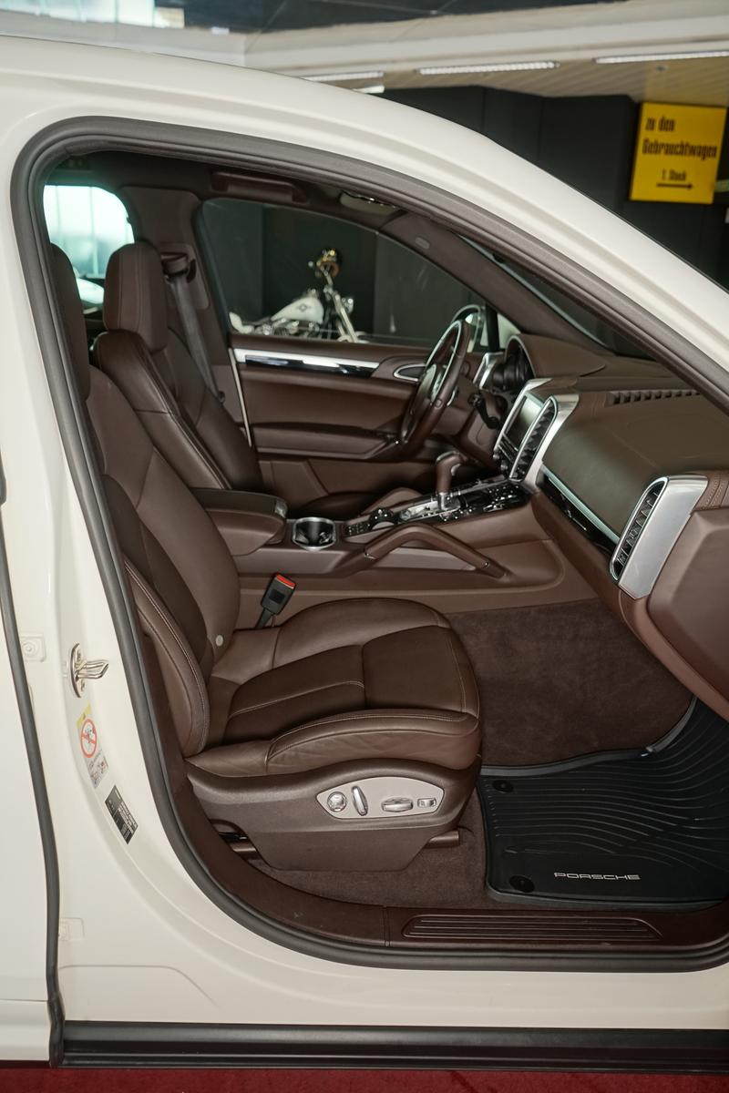 Porsche Cayenne Diesel ACC AHK PDLS Standheizung 14-Wege