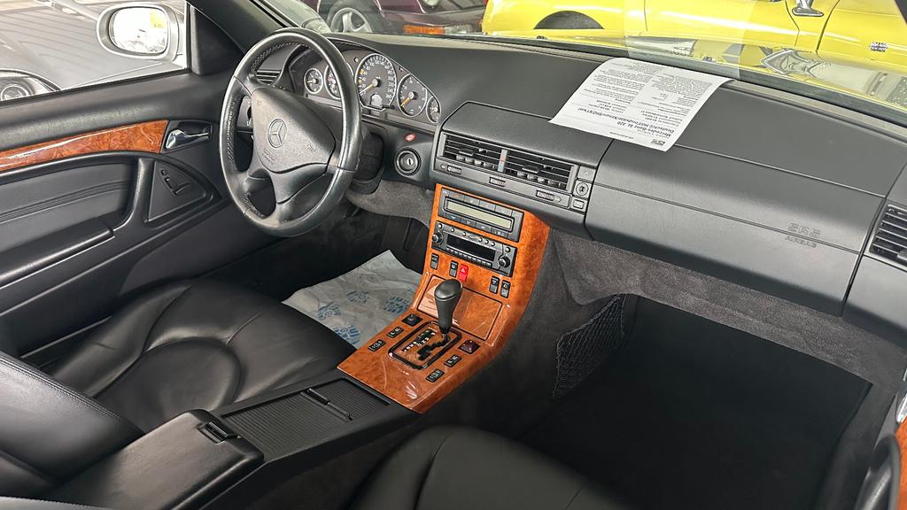 Mercedes-Benz SL 320