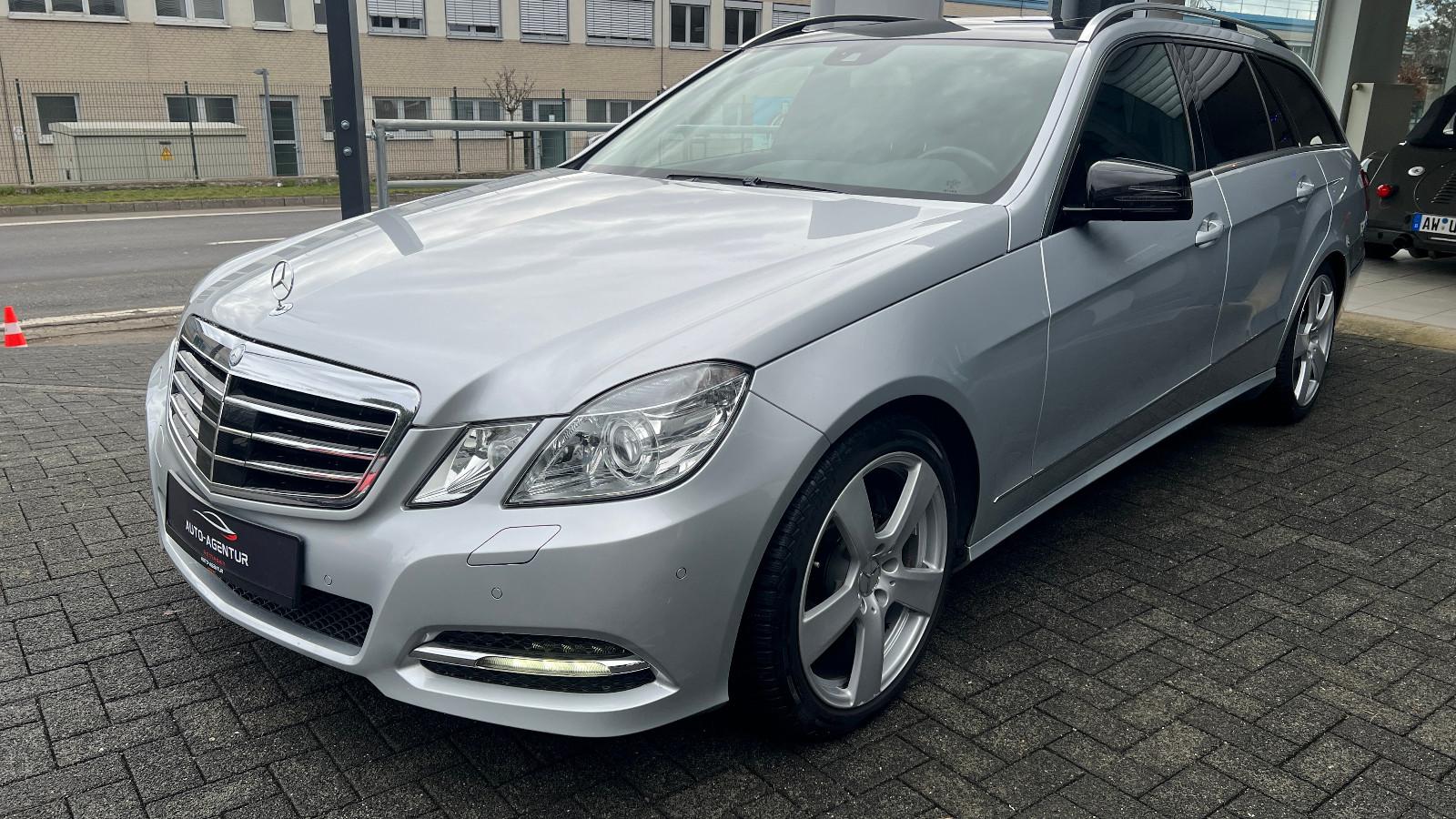 Mercedes-Benz E 220 CDI T  AVANTGARDE*NAVI*AHK*Schiebedach*