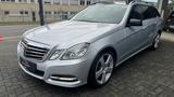 Mercedes-Benz E 220 CDI T  AVANTGARDE*NAVI*AHK*Schiebedach* - Mercedes-Benz E 220: Cdi T