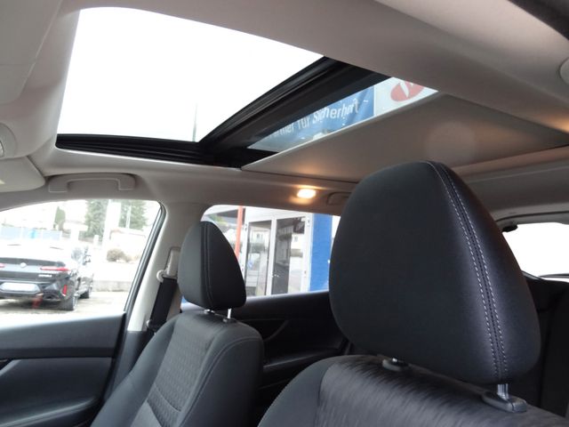 Fahrzeugabbildung Nissan X-Trail N-Connecta/68TKM/7-Sitz/Navi/Pano/360Kam