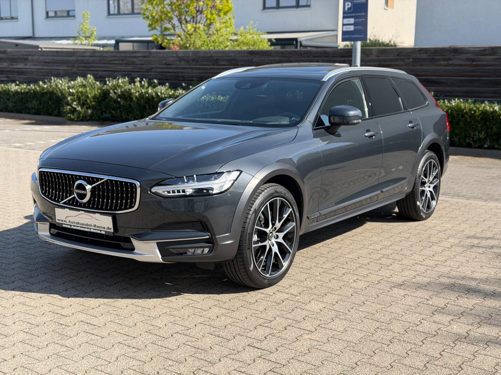 Volvo V90 Cross Country D5 Pro AWD Pano Leder Tüv Neu