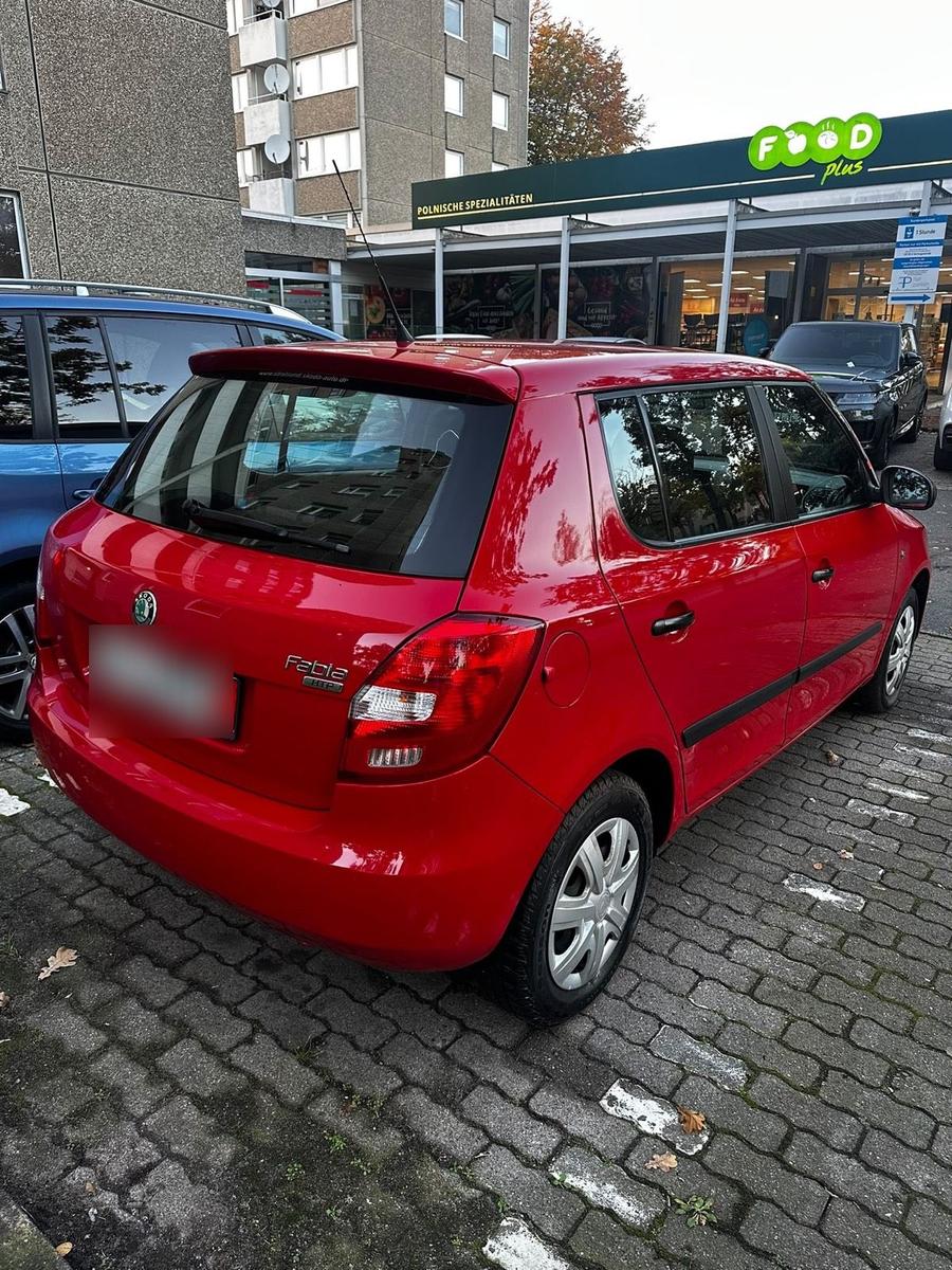 Skoda Fabia 2011 — engine 86 HP (63kW)