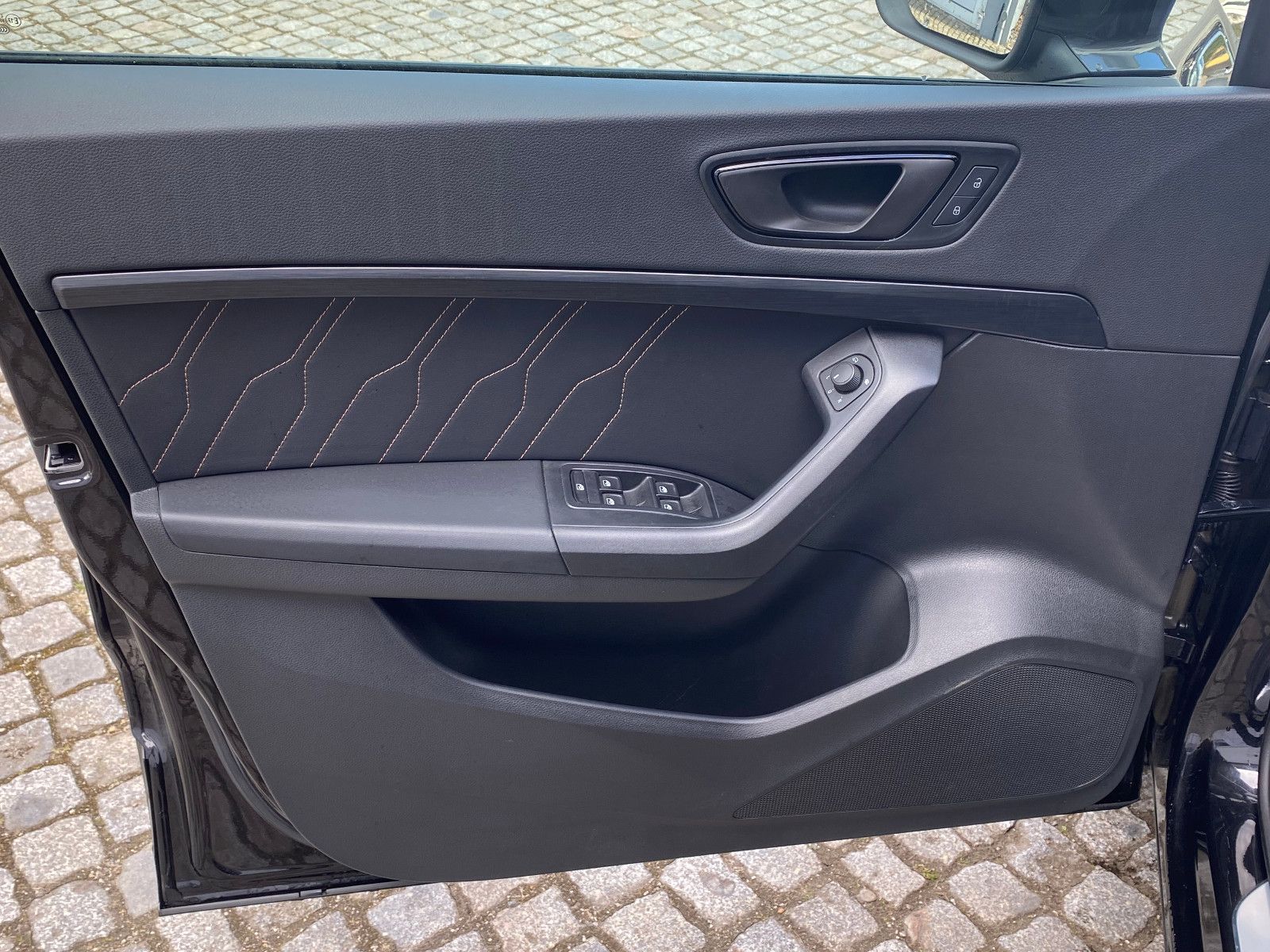 Fahrzeugabbildung CUPRA Ateca 2,0 TSI DSG VZ 4Drive *NAVI *AHZV *Winterp